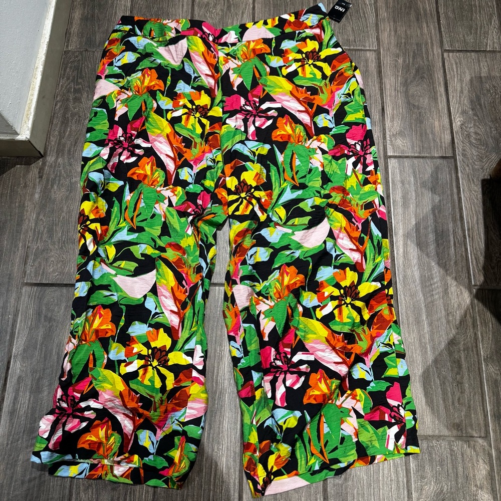 INC International Concepts Multicolor Floral Capris